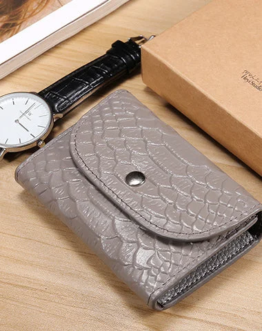 Stylish Womens Gray Crocodile Pattern Leather Billfold Wallet Small Wallet with Coin Pocket Slim Wallet for Ladies