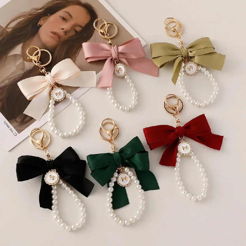 Elegant Bow and Pearl Bag Charm - Classy Handbag Accessory